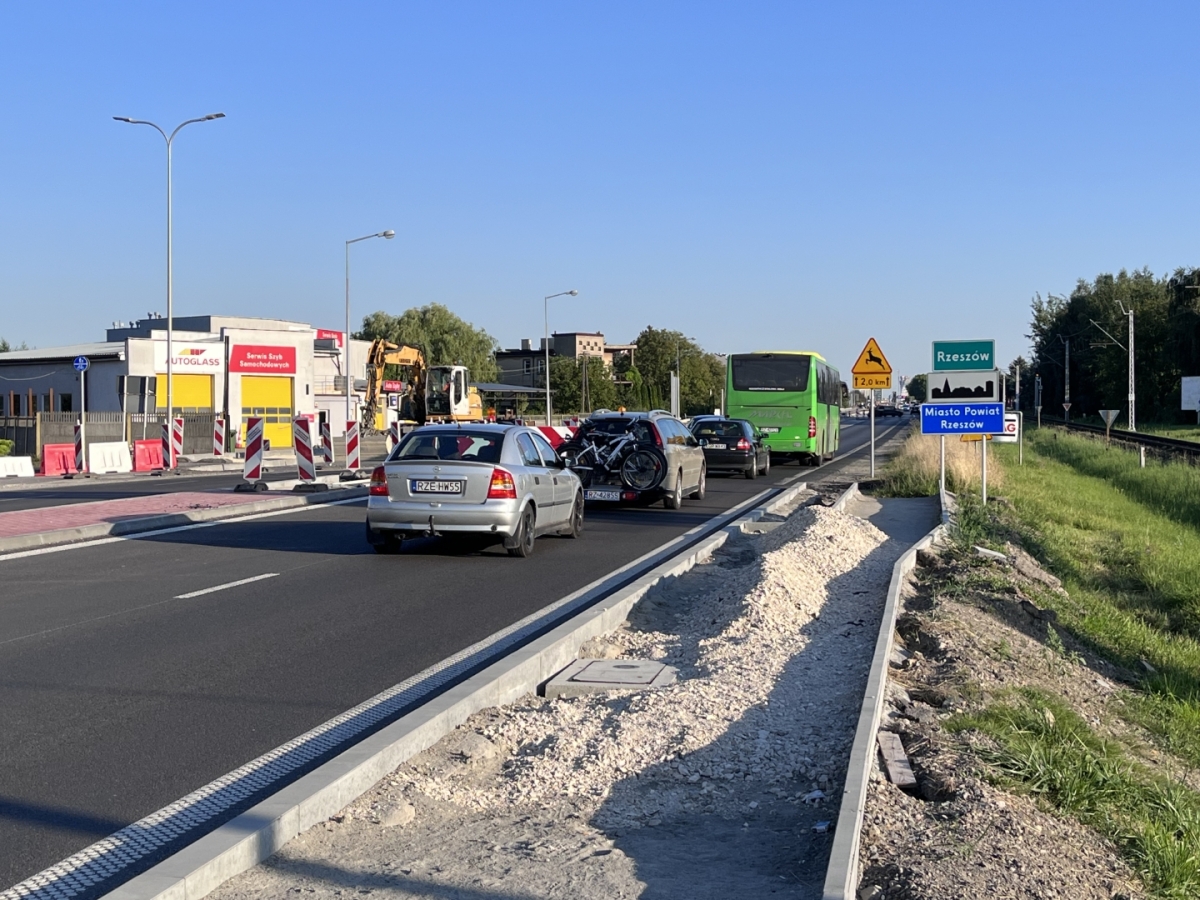 Przebudowa ul. Warszawskiej [sierpień 2023]